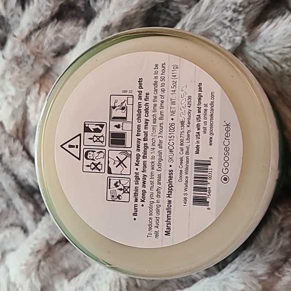 Goose Creek Marsh Mallow Happiness Candle - Picture 2 of 4